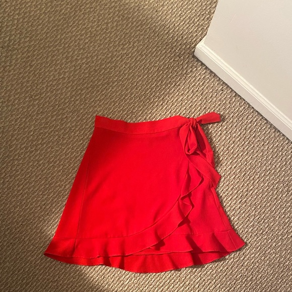 Show Me your MuMu roam ruffle skirt in red - Picture 2 of 3